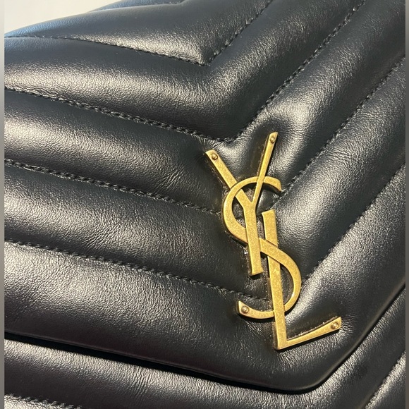 Authentic SAINT LAURENT YSL Loulou medium quilted leather shoulder bag. - Picture 6 of 14